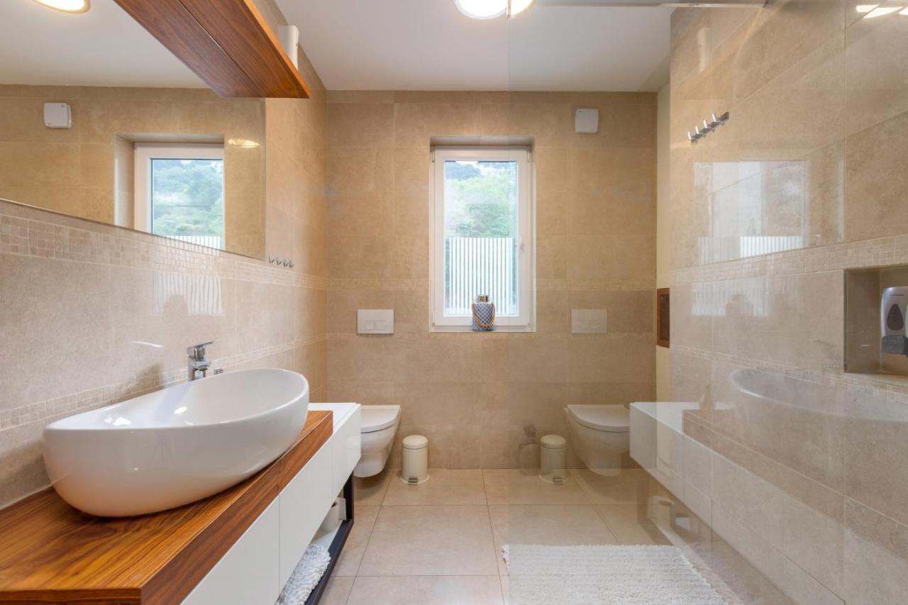 Tarari Luxury Apartment Baska  Exterior photo