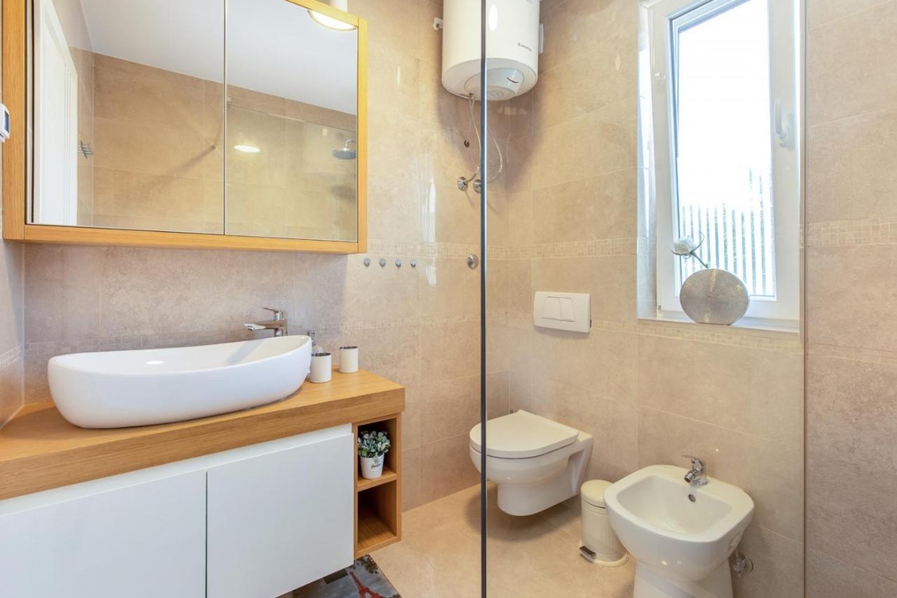 Tarari Luxury Apartment Baska  Exterior photo