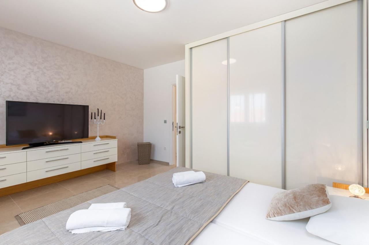 Tarari Luxury Apartment Baska  Exterior photo