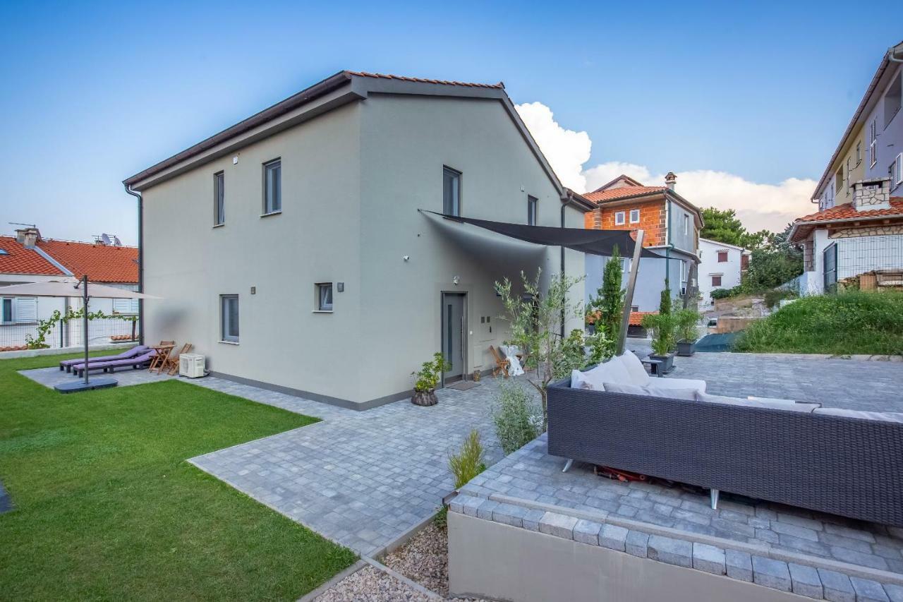 Tarari Luxury Apartment Baska  Exterior photo